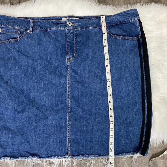 Torrid Plus 24 Denim Jean Skirt Black Side Stripes - Picture 7 of 7